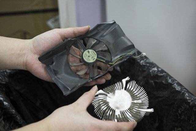 電腦清灰教程：電腦主機怎么清理灰塵？臺式電腦主機清理灰塵教學(xué)