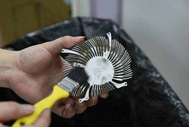 電腦清灰教程：電腦主機怎么清理灰塵？臺式電腦主機清理灰塵教學(xué)