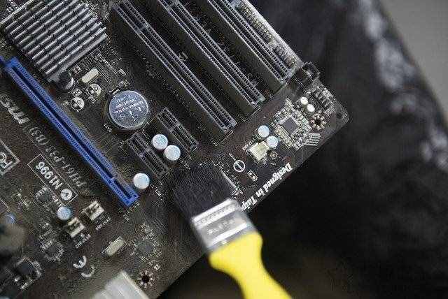 電腦清灰教程：電腦主機怎么清理灰塵？臺式電腦主機清理灰塵教學(xué)