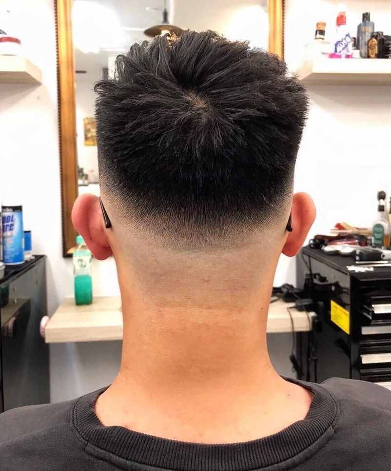 今春男生別亂剪發(fā)型，這10款發(fā)型時(shí)髦帥氣，短中長(zhǎng)都好看
