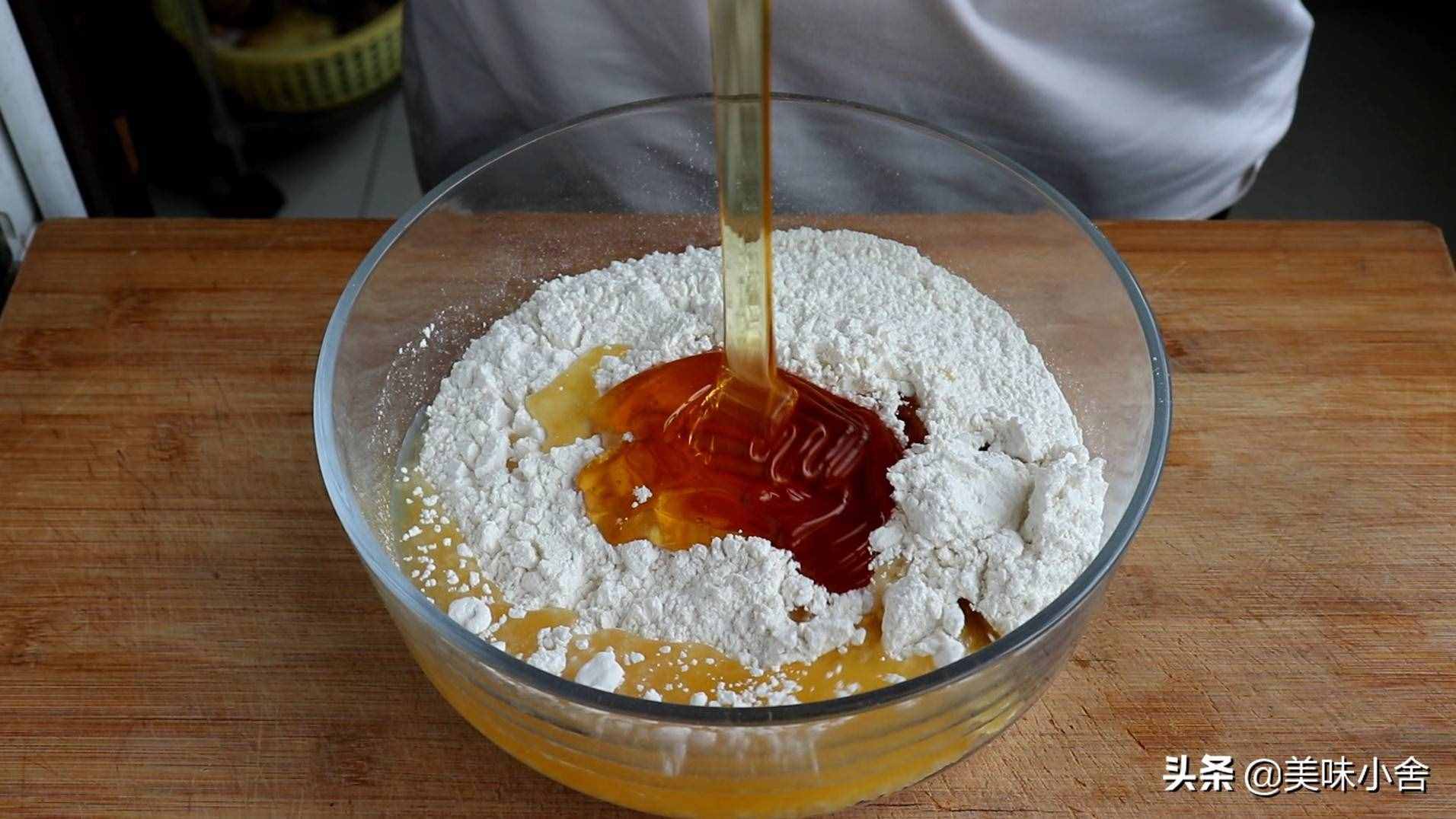 中秋節(jié)快到了，教你在家做月餅，不破皮、不露餡，做法超簡單