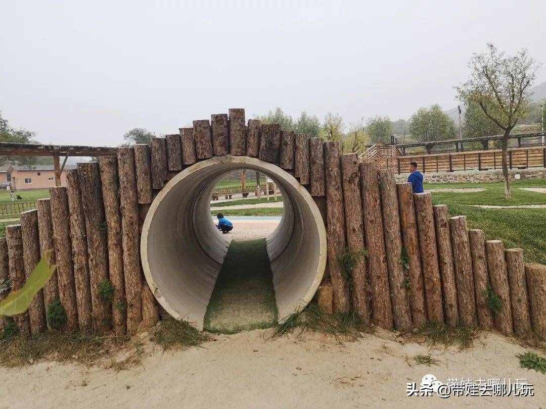 住別墅、滾草坪、躺在床上看電影，密云輕奢營(yíng)地的花樣玩法