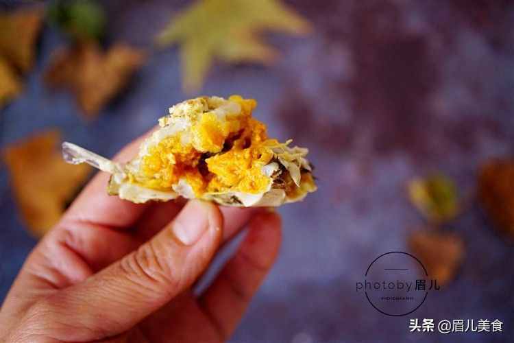 吃螃蟹，用水煮用水蒸都不對！這才是正確做法，螃蟹鮮嫩還不腥
