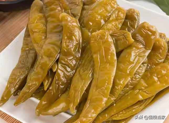 腌辣椒，牢記“1放2不放”的竅門，泡椒香辣爽脆不生花，太實(shí)用了