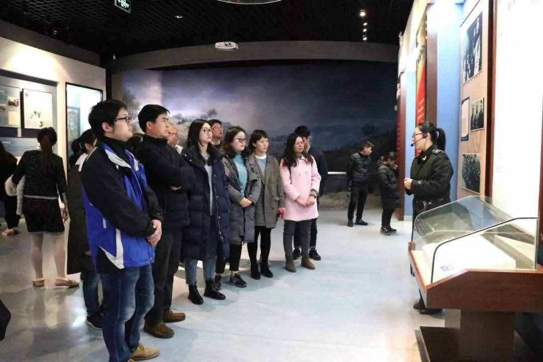 參加飯局，不會(huì)喝酒的老實(shí)人學(xué)會(huì)說這三句客套話，也能被領(lǐng)導(dǎo)器重