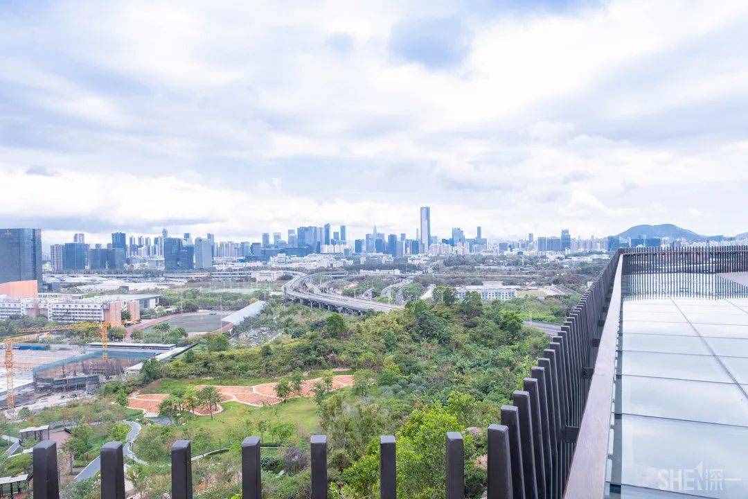 又發(fā)現(xiàn)深圳一個“空中公園”，人少景美還自帶超驚險(xiǎn)玻璃棧道…