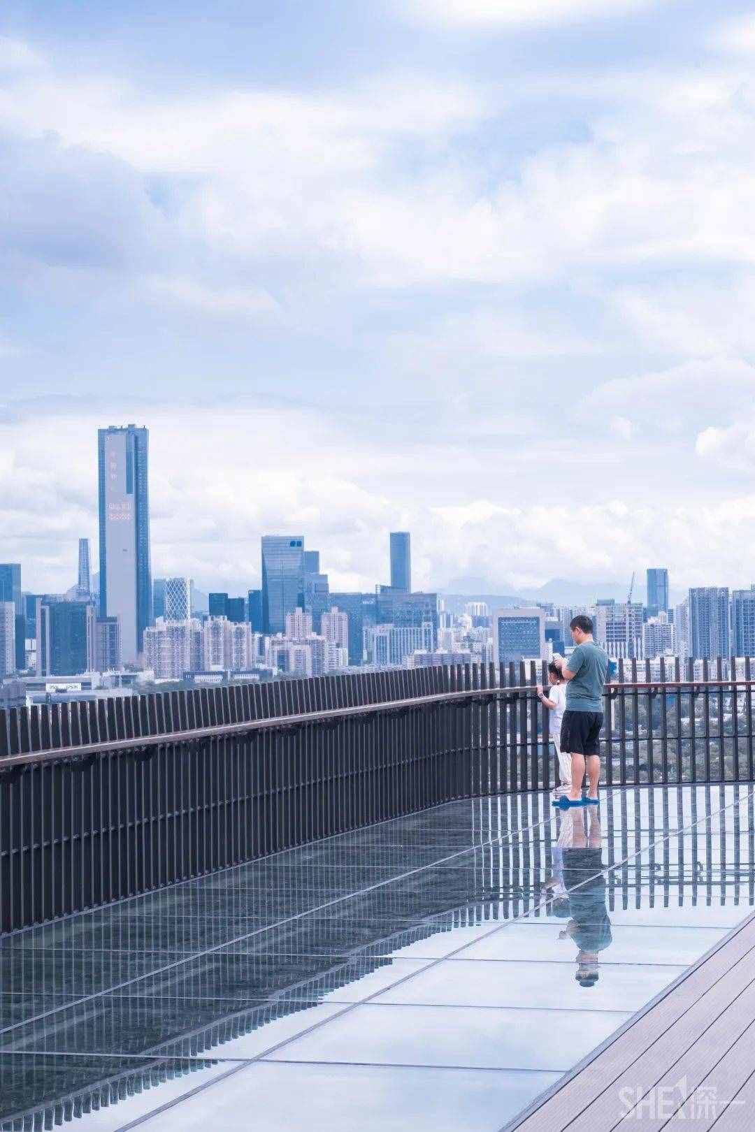 又發(fā)現(xiàn)深圳一個“空中公園”，人少景美還自帶超驚險(xiǎn)玻璃棧道…