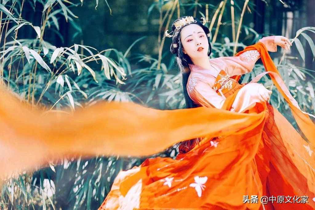 “石榴裙”到底是啥裙？為什么那么多人拜倒在它之下