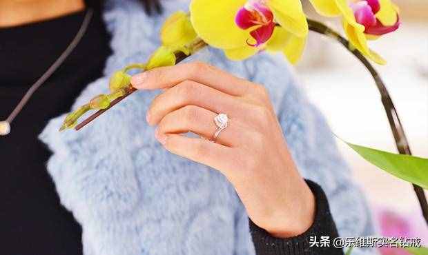 戴戒指五個手指的含義是什么？戒指戴左手和右手有區(qū)別嗎？