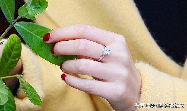 戴戒指五個手指的含義是什么？戒指戴左手和右手有區(qū)別嗎？