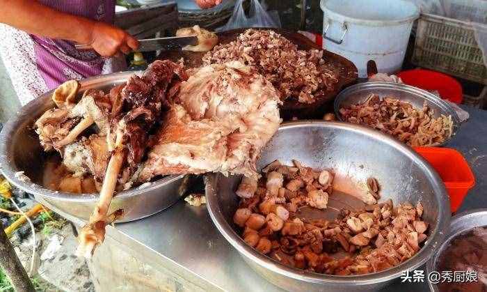 燉羊肉，記得放“1白2黃”，羊肉鮮嫩軟爛，湯濃味道鮮，無膻味