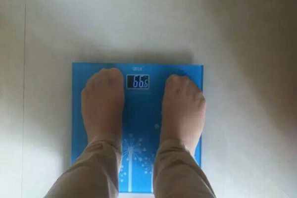 體重和身高的標(biāo)準(zhǔn)配比公布，不同身高的男女，對(duì)應(yīng)什么樣的體重？