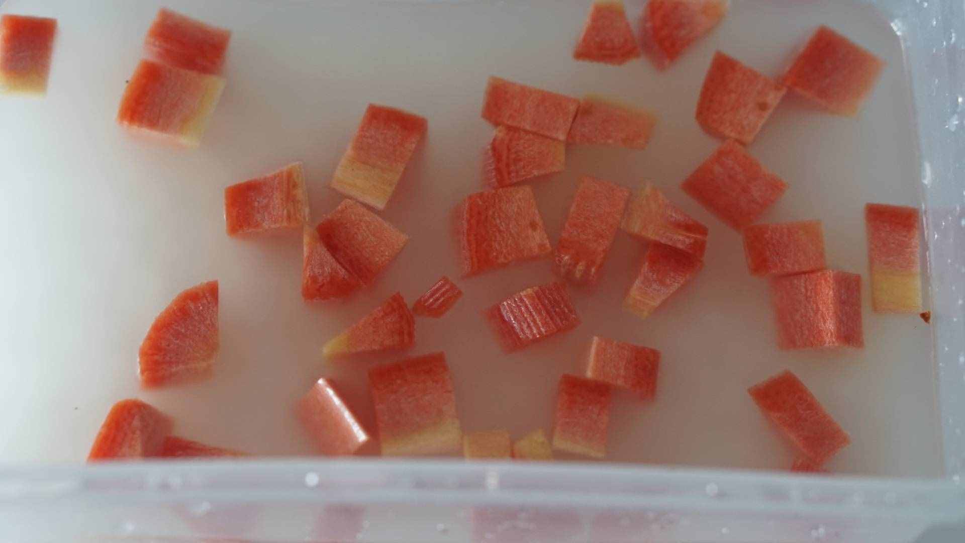 一個(gè)人煮飯?zhí)闊?？用微波爐10分鐘煮米飯，比電飯鍋煮的還好吃