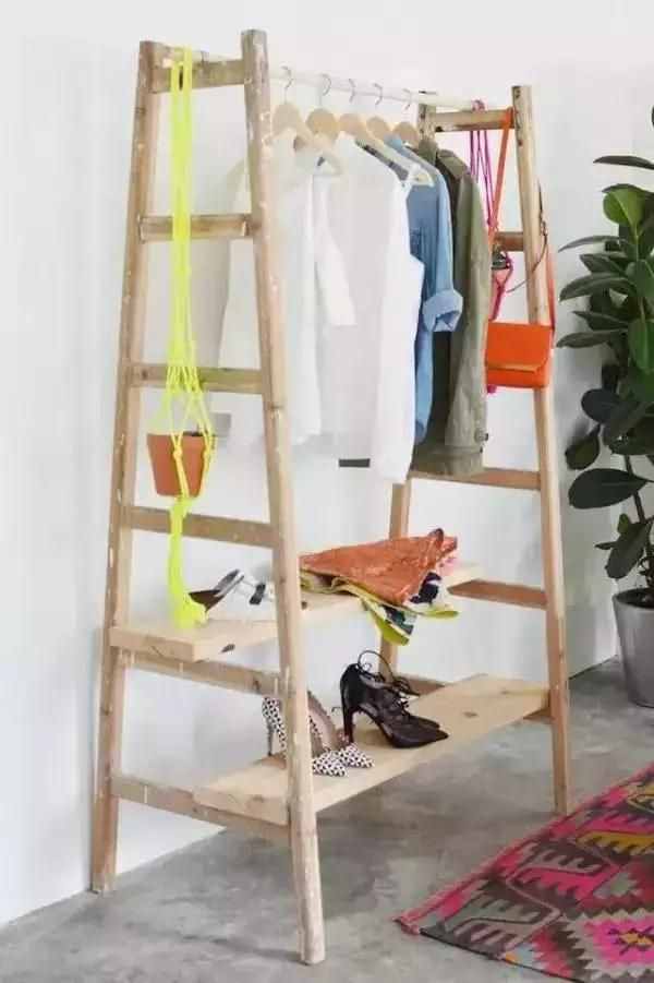 自己做個(gè)這種衣架，家里衣服不再亂糟糟