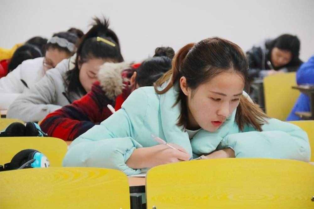 英語(yǔ)四六級(jí)，到底是425分還是426分，才算過(guò)？