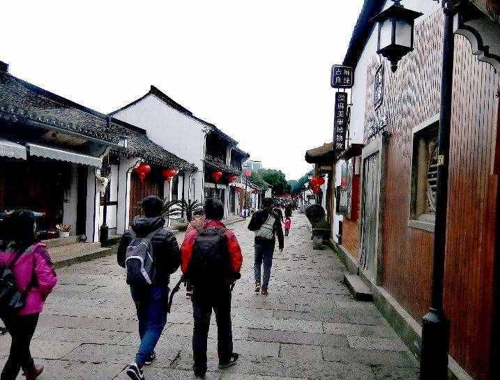 推薦自駕到紹興古城一日游的三個(gè)景點(diǎn)：魯迅故里、沈園、蘭亭