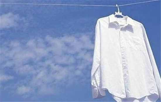 白色衣服被染色了怎么變白？白色衣服變白小妙招