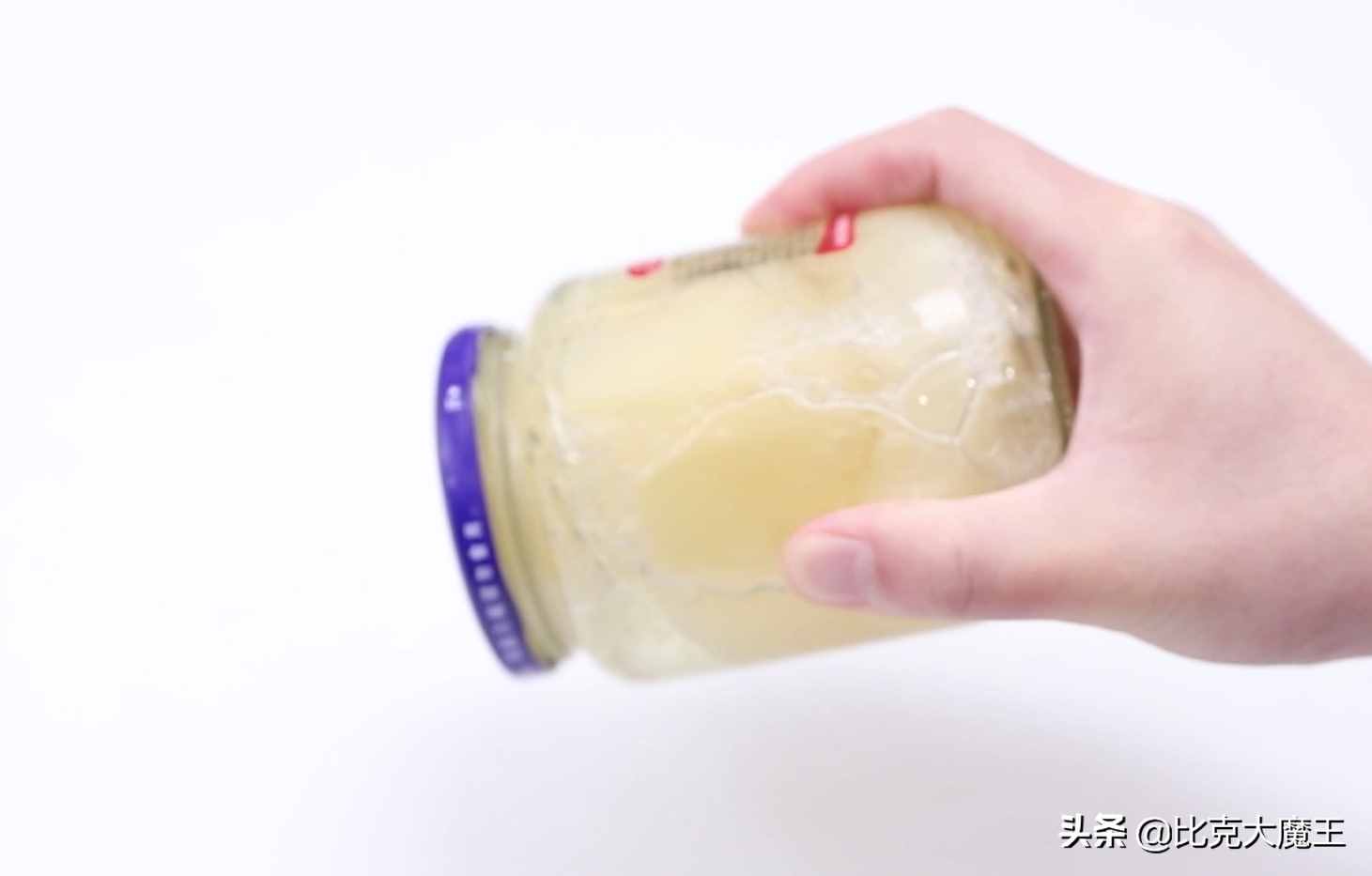 才發(fā)現(xiàn)罐頭上有“小機關”，輕輕松松就打開，再也不用蠻力開罐頭