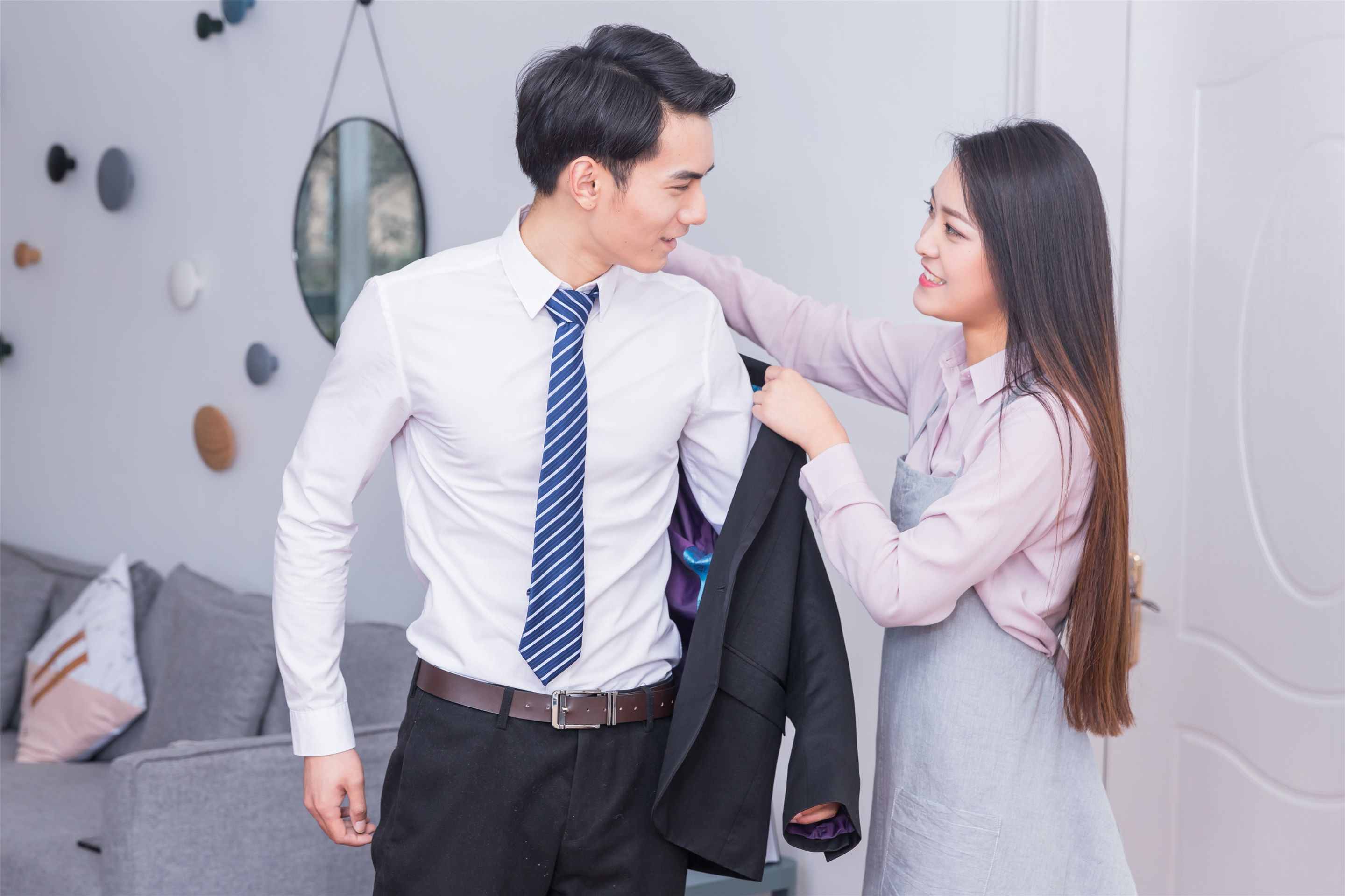 心理學(xué)：只要掌握“首因效應(yīng)”的原理，就能讓對方產(chǎn)生愛你的感覺