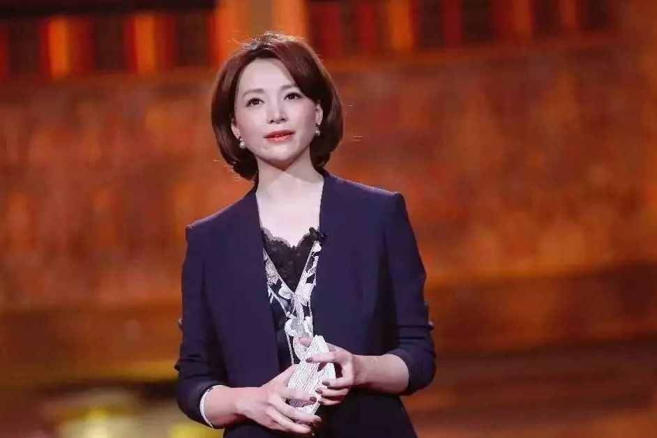 《床上》：余秀華，董卿說，讀她的詩，沒有一次不落淚