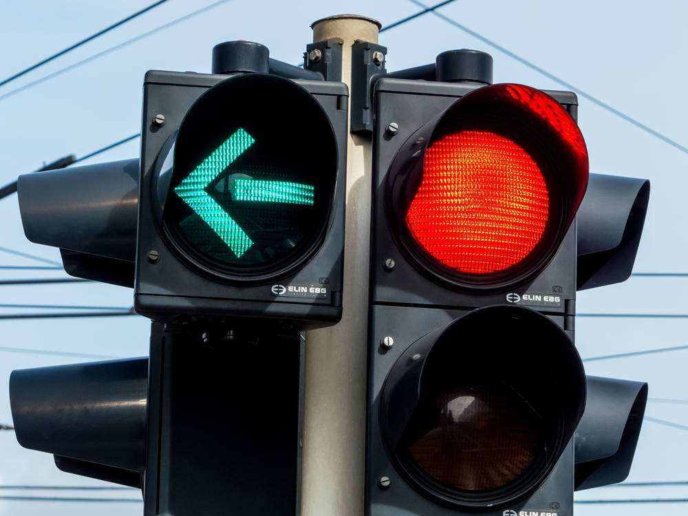 世界上是先有汽車還是先有紅綠燈？你不一定知道答案