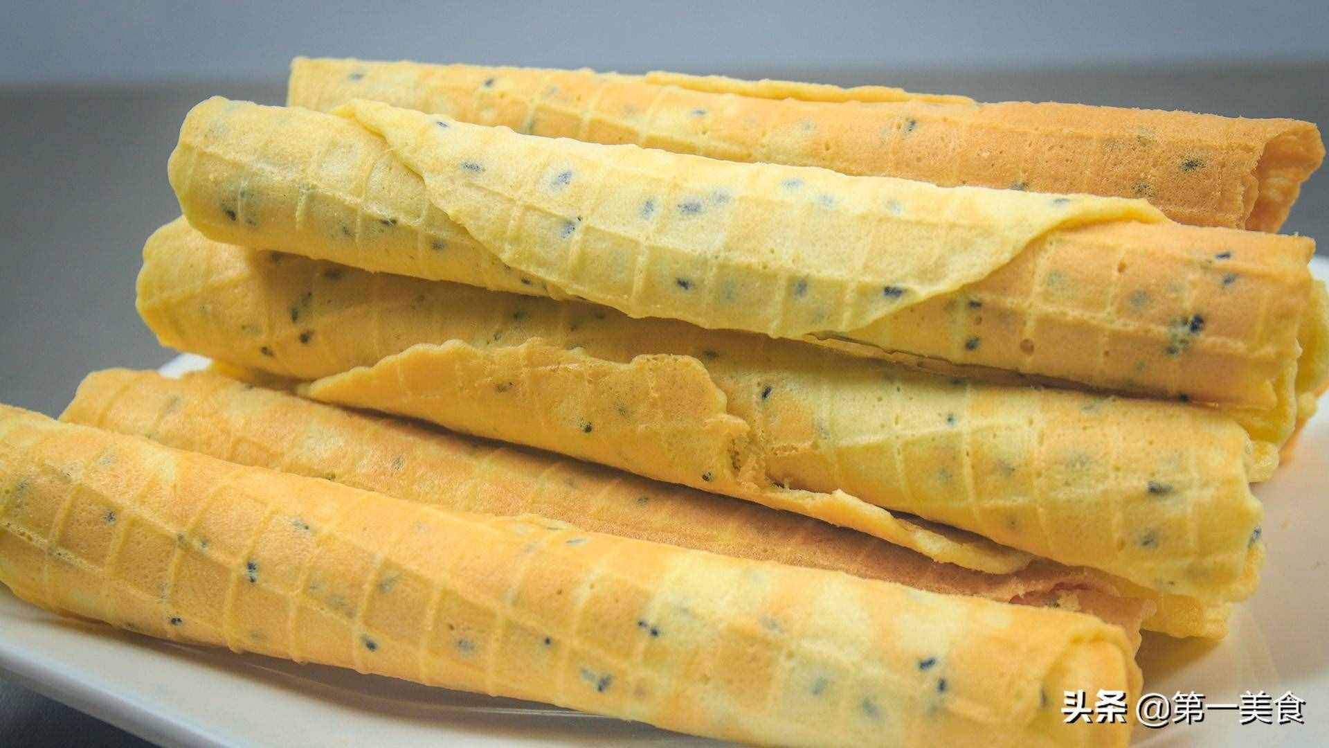 雞蛋卷最簡(jiǎn)單的做法，4個(gè)雞蛋，1碗面粉，一攤一卷，快速成形
