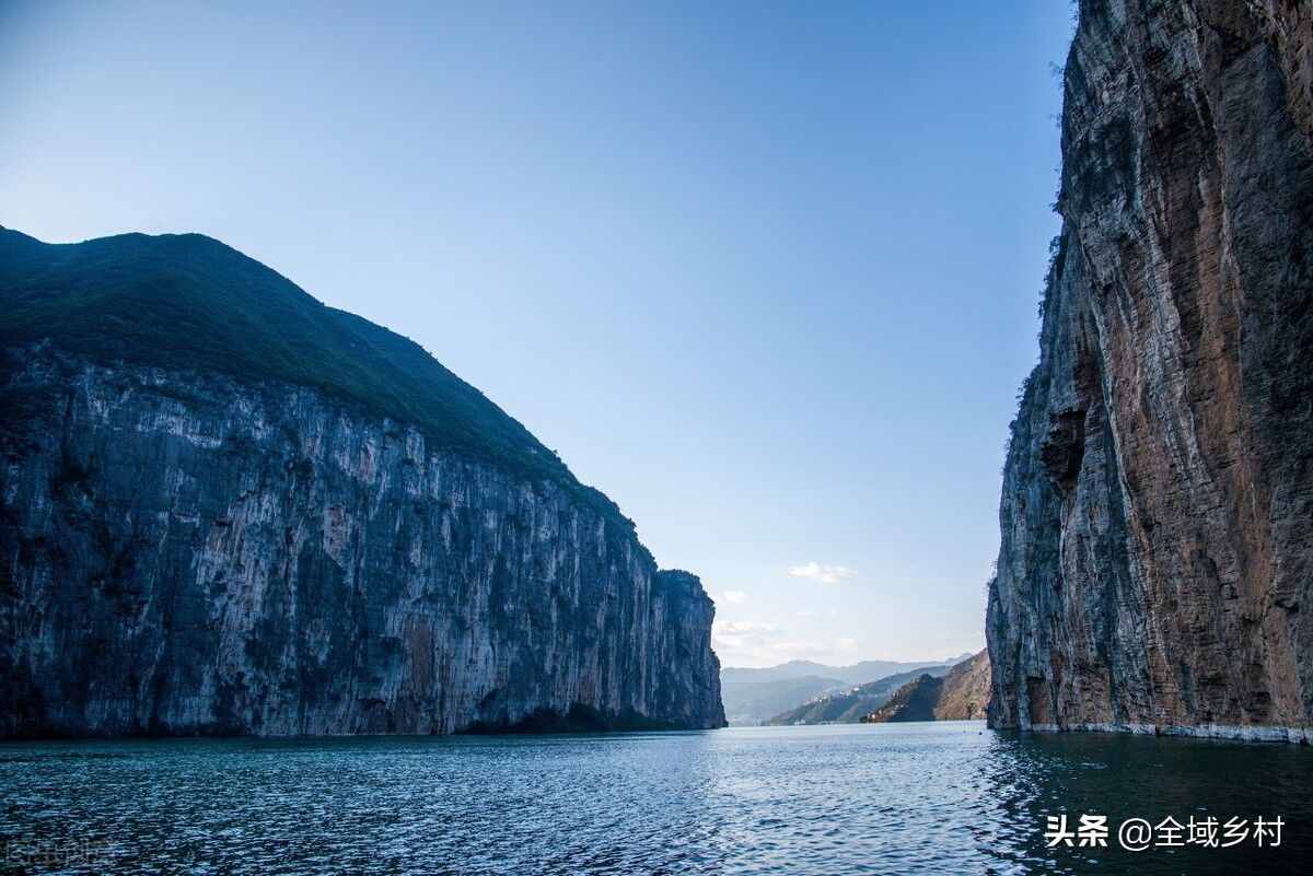 有水的峽谷，往往以三峽自稱，我們經(jīng)常說的“三峽”到底是哪三峽