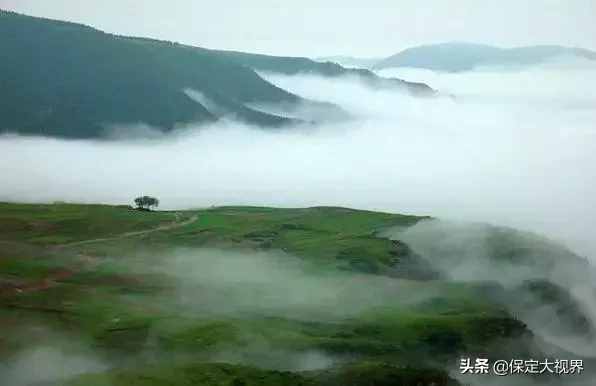 河北人不用去內(nèi)蒙古，就在保定立馬空中看草原?。?class=