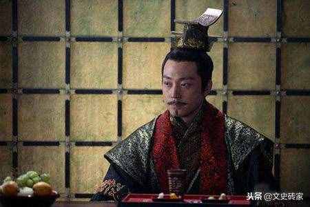 “鑿壁偷光”主人公，由一個窮小子躍升為丞相，晚年因貪婪被罷官