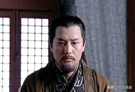 “鑿壁偷光”主人公，由一個窮小子躍升為丞相，晚年因貪婪被罷官