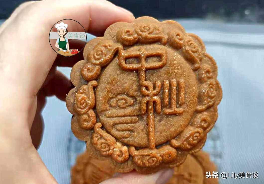 原來做月餅這么簡單，配方簡單零添加，比買的還香，一次性就成功