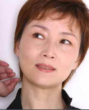 62歲老戲骨朱茵近況：曾搭檔李幼斌演夫妻，和丈夫離婚后至今未婚