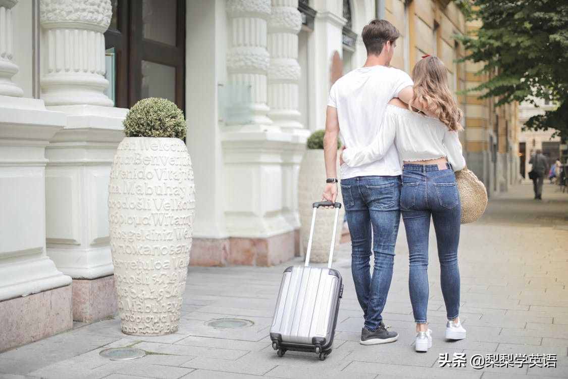 honey是蜂蜜，moon是月亮，那么honeymoon是什么意思呢？
