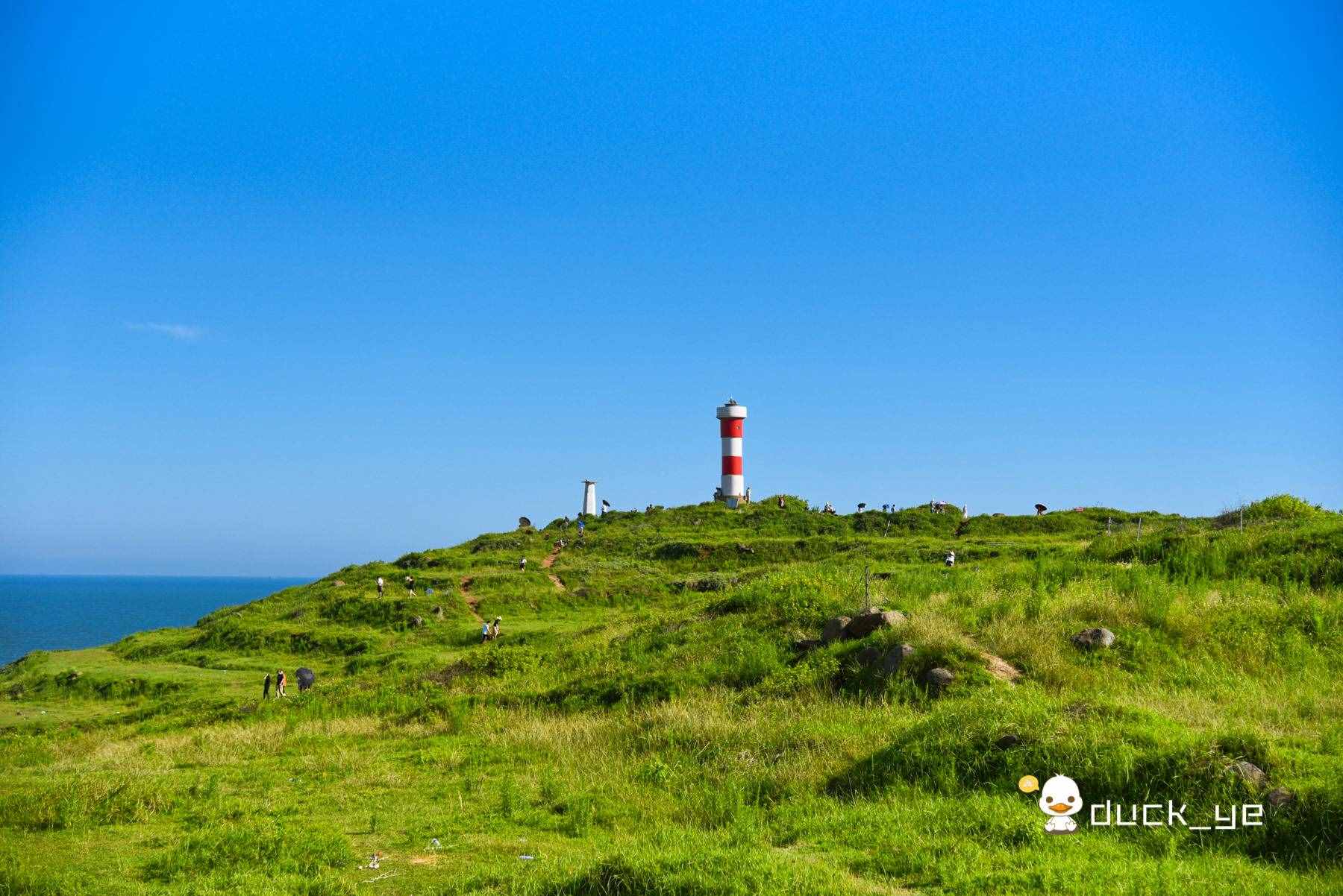 福建漳州有個(gè)“小墾丁”，燈塔、草地、無敵海景，美得不像話