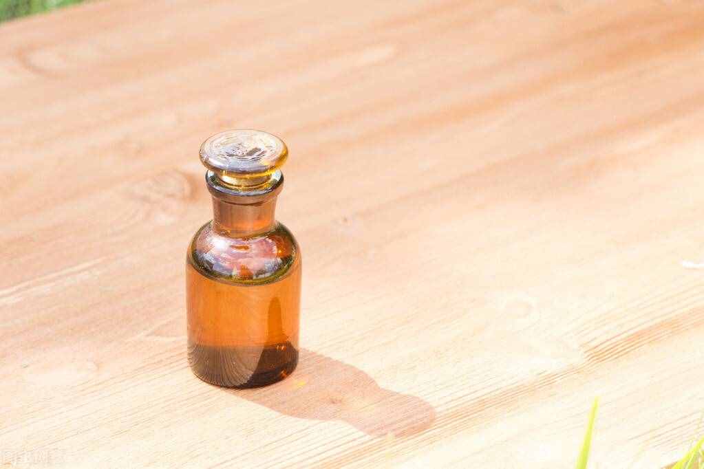 火堿使用的正確方法，以及它的制法、作用和結(jié)構(gòu)