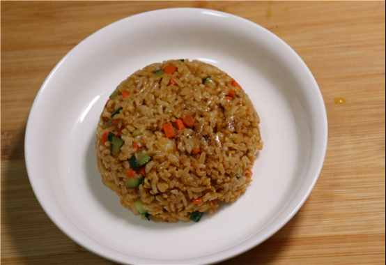 雞蛋包飯簡單又好吃的做法，2分鐘學(xué)會，營養(yǎng)又美味，孩子特愛吃