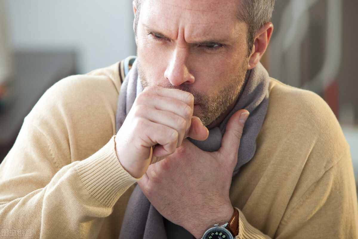 感冒后咳嗽怎么辦？消炎藥管用不？醫(yī)生幫你梳理一下，該吃什么藥