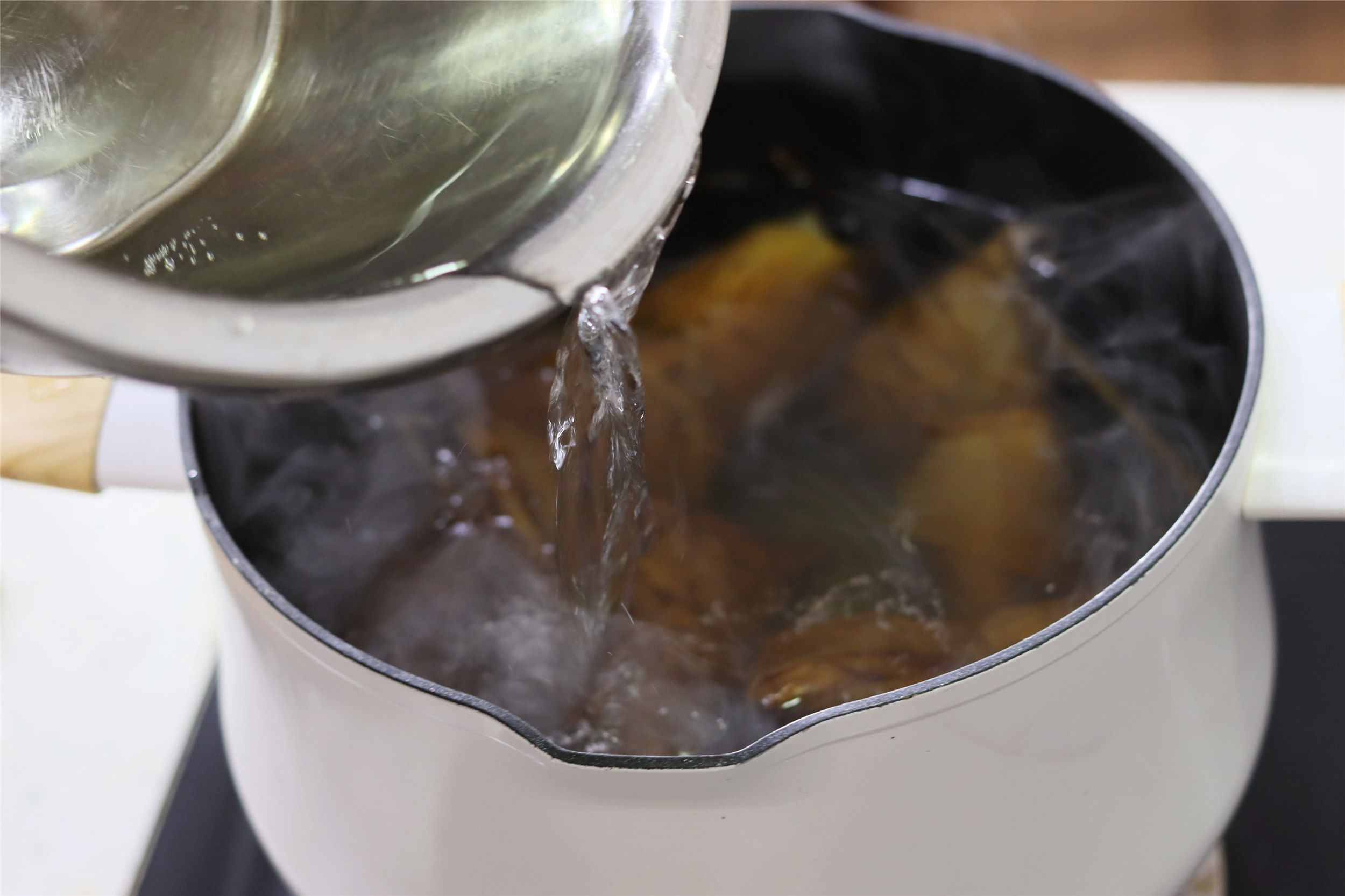 煮粽子，用冷水還是熱水？煮多久？加什么煮的更香？一次告訴你