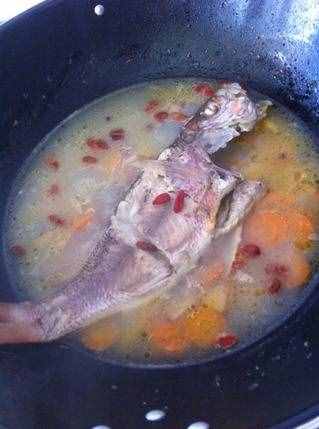 清燉魚(yú)湯的做法,清燉魚(yú)湯的家常做法