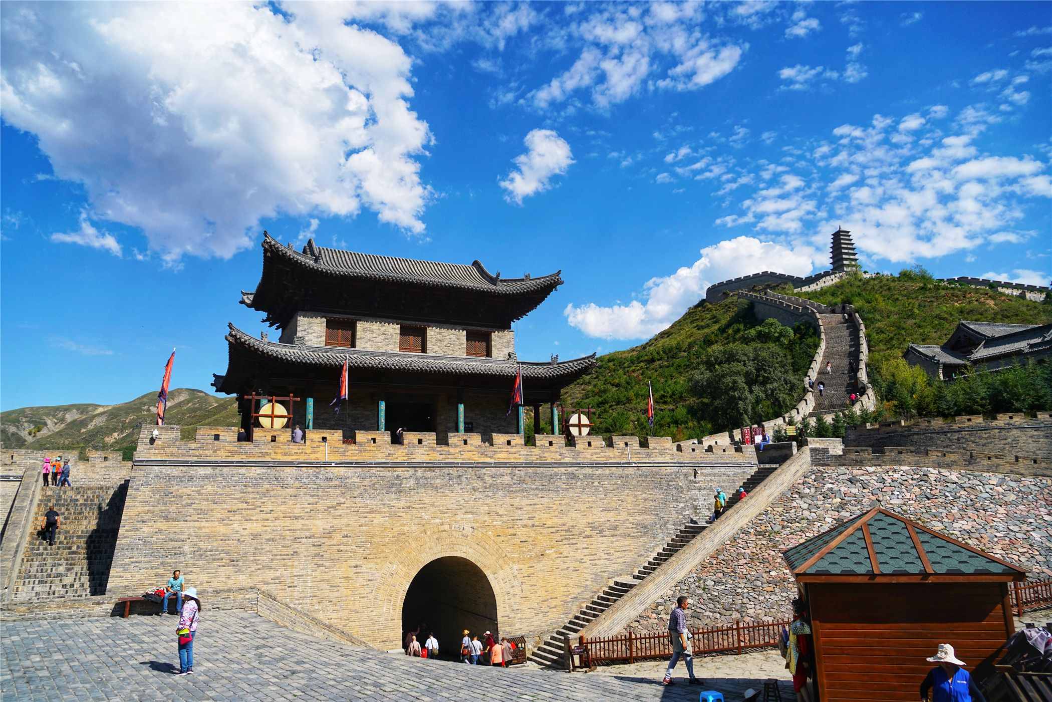 山西雁門關(guān)，被稱為中華第一關(guān)，這里的長城全長8848米