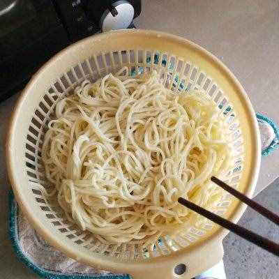 家庭版涼面你這么做，比買(mǎi)的還好吃