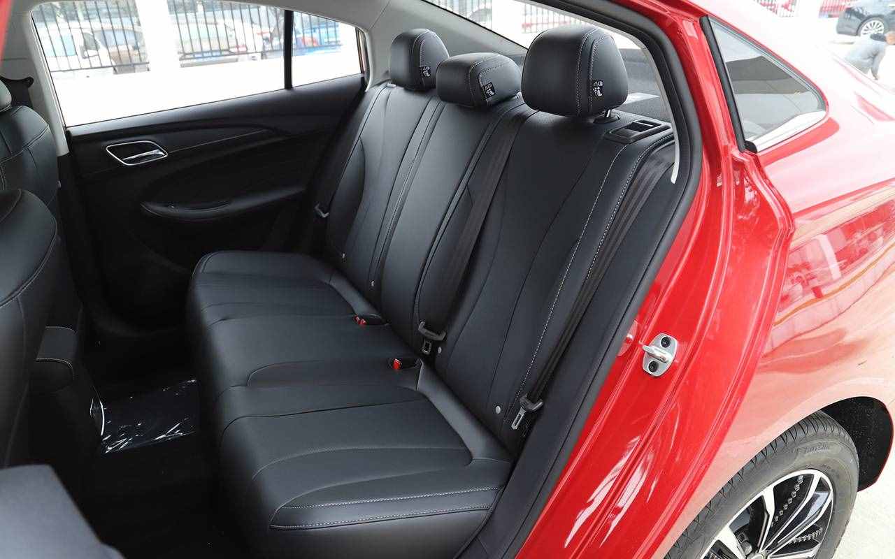 8萬(wàn)預(yù)算能買(mǎi)什么轎車？合資我勸你放棄，不妨就認(rèn)準(zhǔn)這5款國(guó)產(chǎn)車