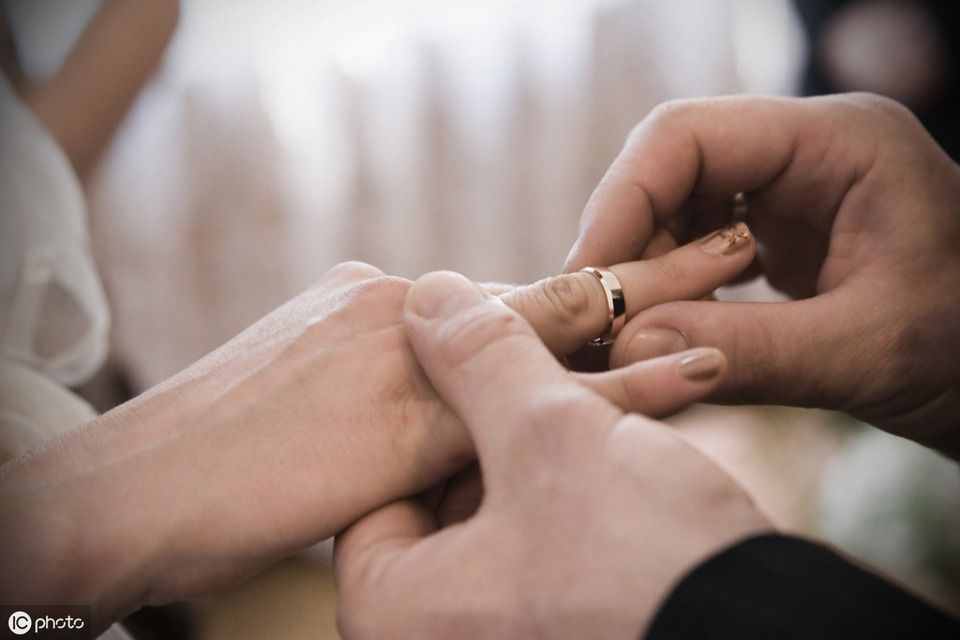情感與情愫的區(qū)別與聯(lián)系？