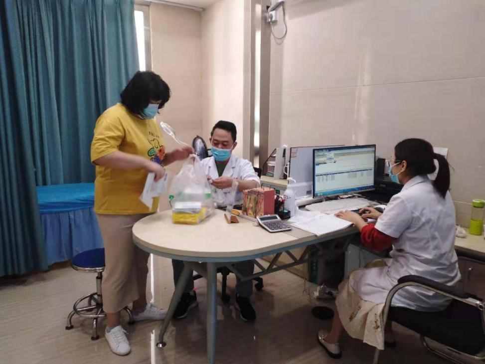 寶媽皮膚保衛(wèi)戰(zhàn)！過敏性皮炎怎么治療效果好？