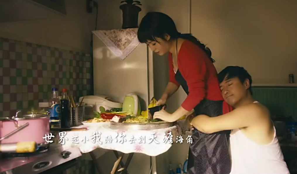 《夏洛特?zé)馈分谐霈F(xiàn)的5首歌曲，一首已成為袁華專屬背景音樂(lè)