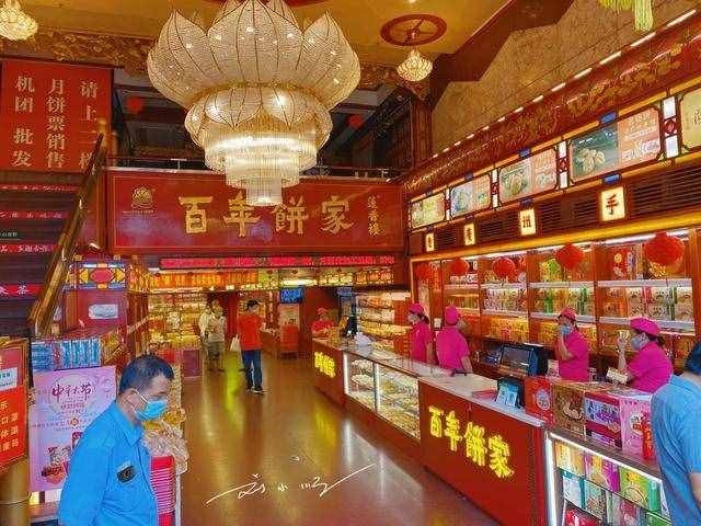 曾經(jīng)是廣州最著名的商業(yè)步行街，如今卻變得破敗，連游客都不多了