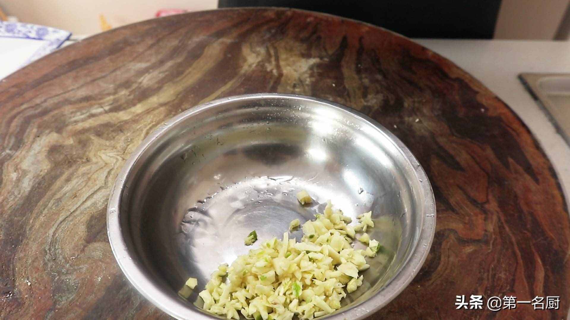 這才是酸辣大白菜的家常做法，口感爽脆又多汁，下酒下飯都不錯(cuò)