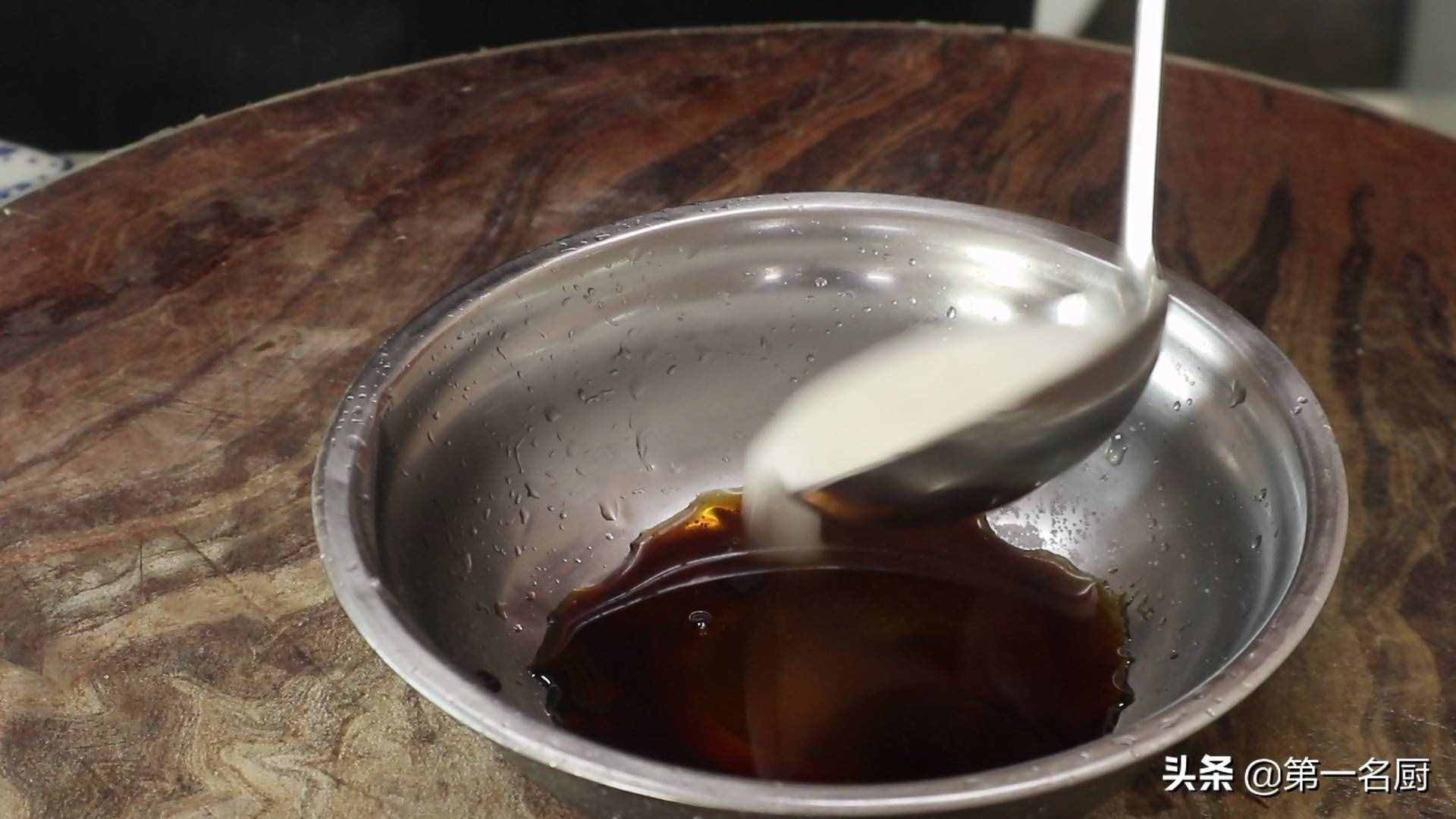 這才是酸辣大白菜的家常做法，口感爽脆又多汁，下酒下飯都不錯(cuò)