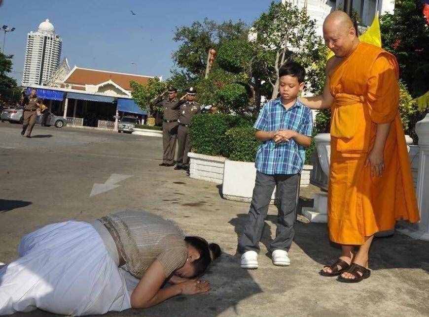西拉米才是正牌兒媳，被普密蓬親封為王儲(chǔ)妃，身份比蘇提達(dá)尊貴