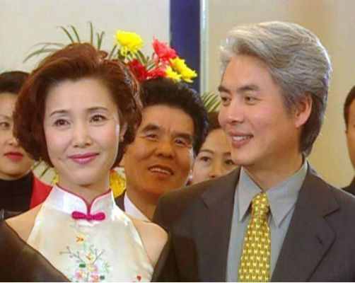 66歲姜黎黎：憑《紅牡丹》大火，曾身患腫瘤，今幸福得讓人眼紅